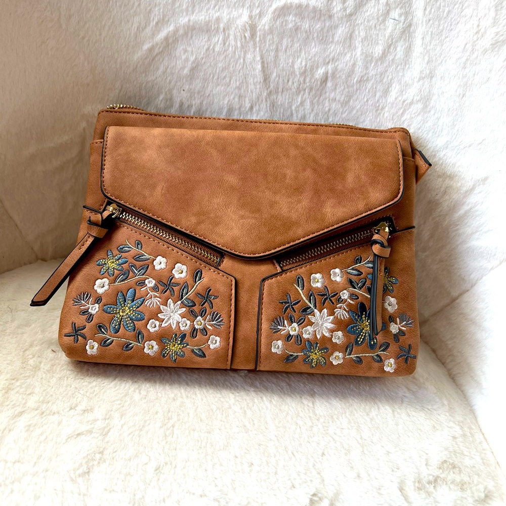 Altar’d State - New Embroidered Floral Faux Lather double gusset should bag